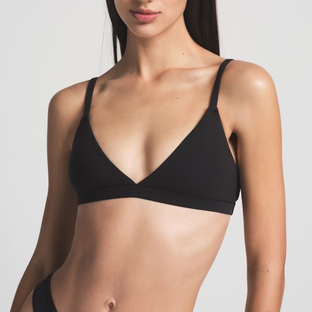 Skims fits everybody TRIANGLE BRALETTE